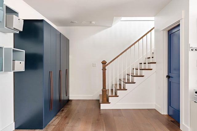 62 Governor Winthrop Rd 1, Somerville, MA 02145