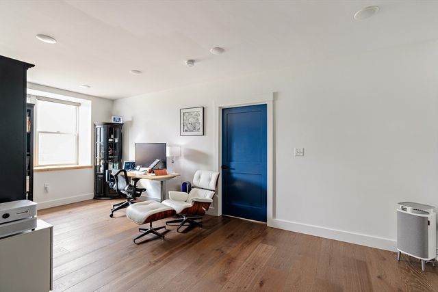 62 Governor Winthrop Rd 1, Somerville, MA 02145