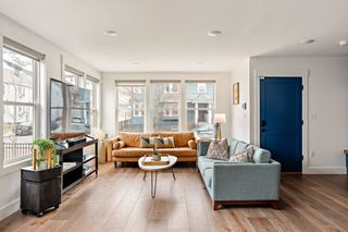 62 Governor Winthrop Rd 1, Somerville, MA 02145