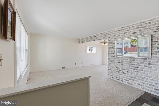 3 MATTHEWS RD, Newark, DE 19713