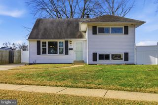 3 MATTHEWS RD, Newark, DE 19713