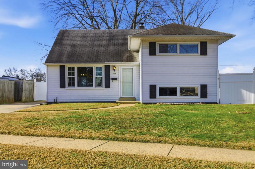 3 MATTHEWS RD, Newark, DE 19713