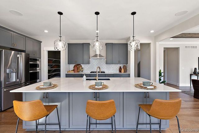 13918 Eagles Way Drive, Shelby, MI 48315