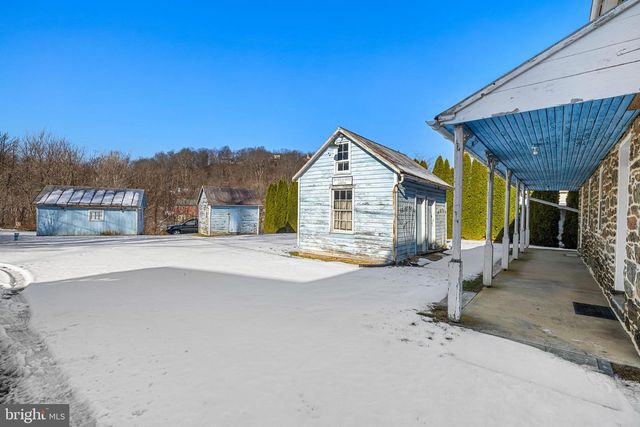 12040 BALTIMORE ST, Glen Rock, PA 17327