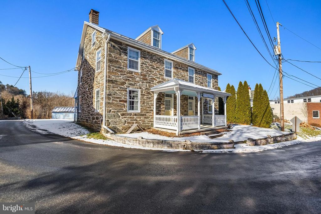 12040 BALTIMORE ST, Glen Rock, PA 17327