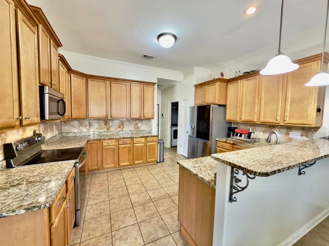 4646 NOB HILL DR, Bartlett, TN 38002