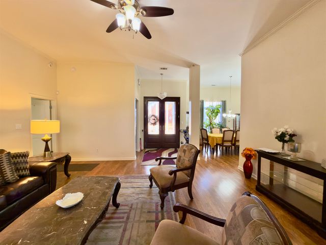 4646 NOB HILL DR, Bartlett, TN 38002