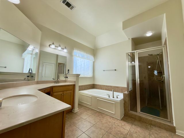 4646 NOB HILL DR, Bartlett, TN 38002