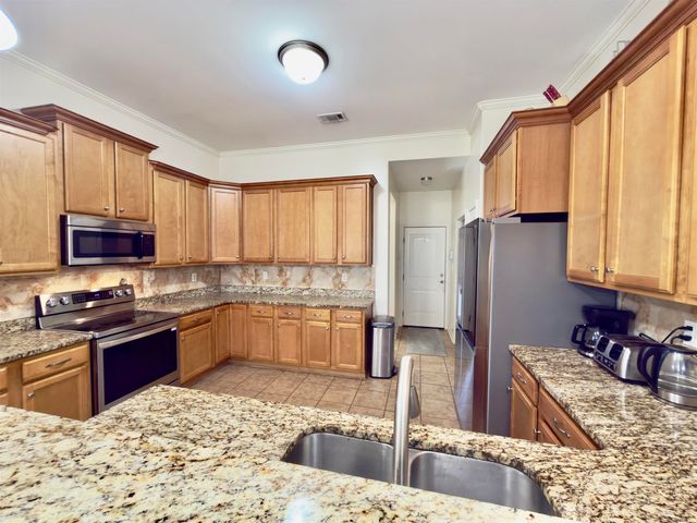 4646 NOB HILL DR, Bartlett, TN 38002