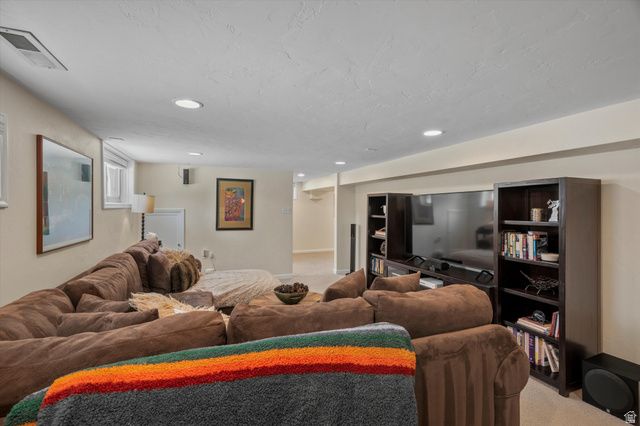 1809 E GUNDERSON LN, Holladay, UT 84124