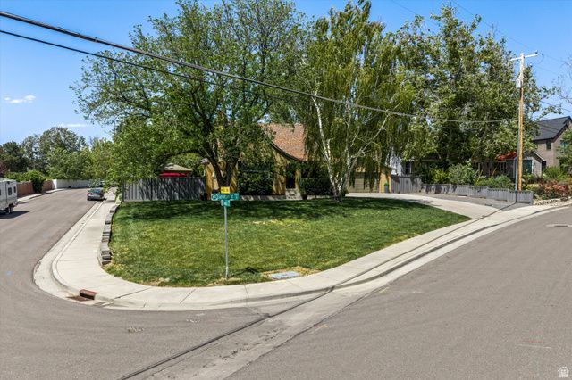 1809 E GUNDERSON LN, Holladay, UT 84124