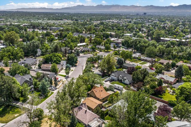 1809 E GUNDERSON LN, Holladay, UT 84124