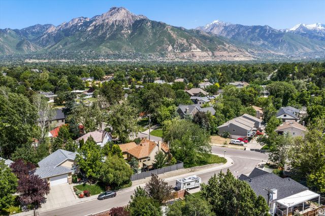1809 E GUNDERSON LN, Holladay, UT 84124