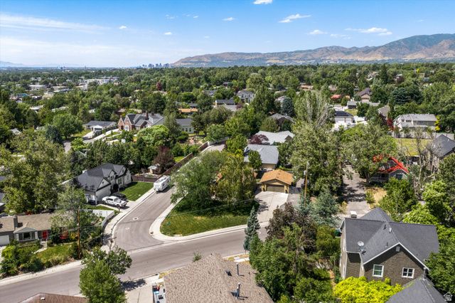1809 E GUNDERSON LN, Holladay, UT 84124