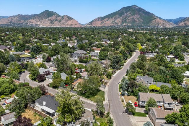 1809 E GUNDERSON LN, Holladay, UT 84124