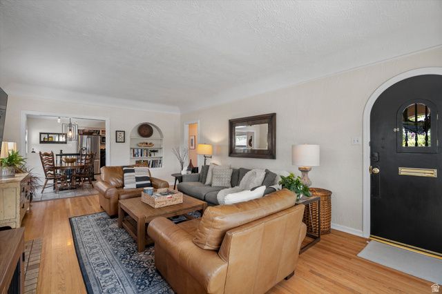 1809 E GUNDERSON LN, Holladay, UT 84124