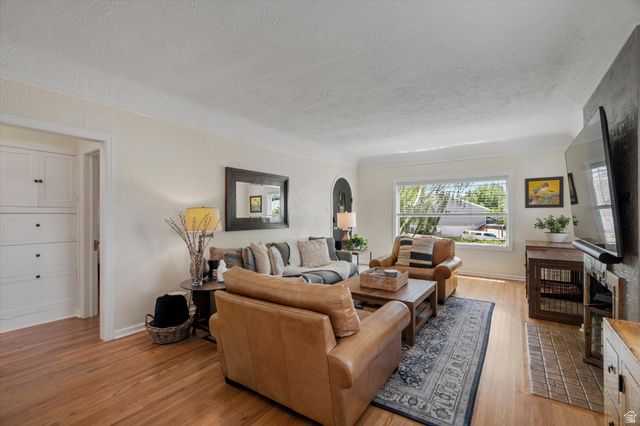 1809 E GUNDERSON LN, Holladay, UT 84124