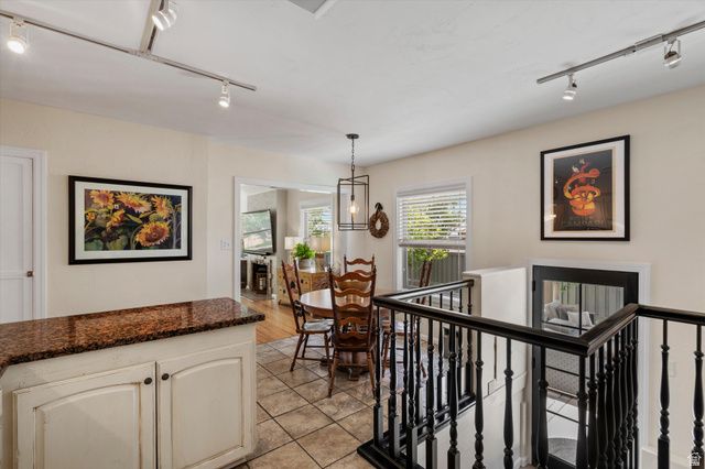 1809 E GUNDERSON LN, Holladay, UT 84124