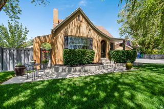 1809 E GUNDERSON LN, Holladay, UT 84124