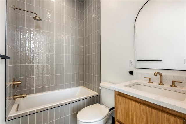 905 SE 4th Street 206, Bentonville, AR 72712