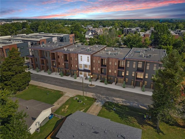 905 SE 4th Street 206, Bentonville, AR 72712