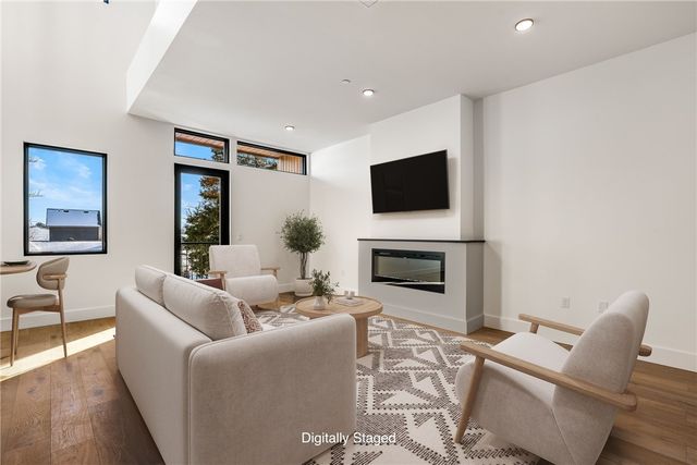 905 SE 4th Street 206, Bentonville, AR 72712