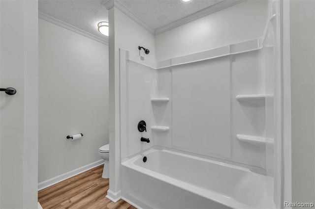 8165 Leonard Drive, Holly, MI 48442