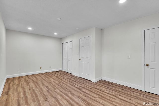 8165 Leonard Drive, Holly, MI 48442