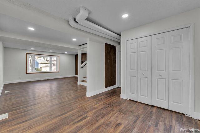 8165 Leonard Drive, Holly, MI 48442