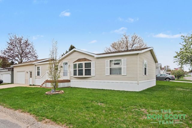3567 Hollyfield Drive, Cedar Springs, MI 49319