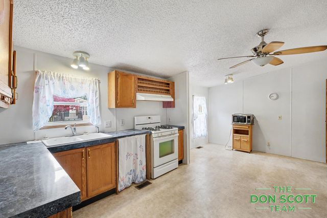 3567 Hollyfield Drive, Cedar Springs, MI 49319