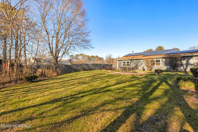 13 Cranberry Drive, Tinton Falls, NJ 07753