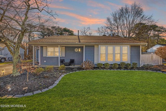 13 Cranberry Drive, Tinton Falls, NJ 07753