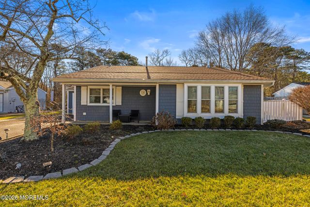 13 Cranberry Drive, Tinton Falls, NJ 07753