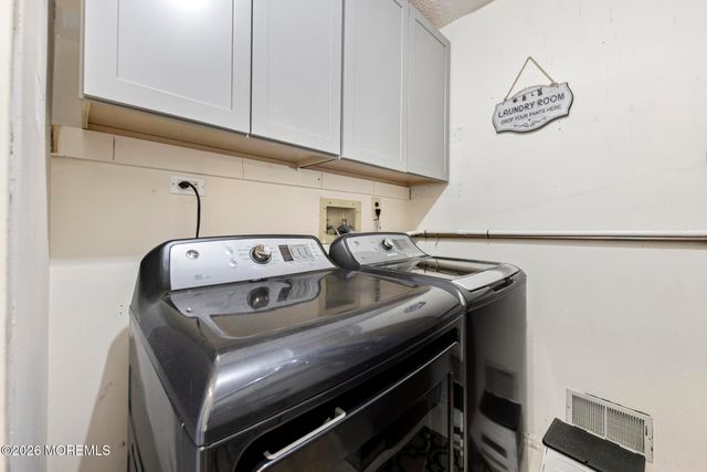 13 Cranberry Drive, Tinton Falls, NJ 07753