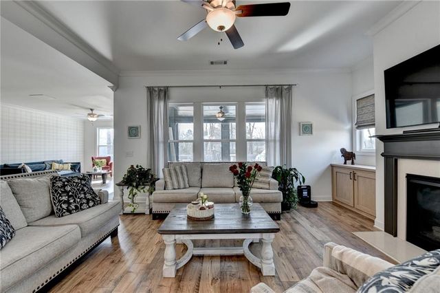 866 Champagne Lane, Hoschton, GA 30548