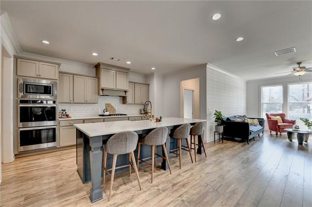 866 Champagne Lane, Hoschton, GA 30548