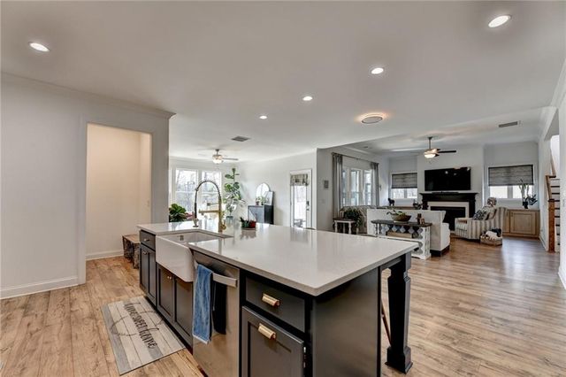 866 Champagne Lane, Hoschton, GA 30548