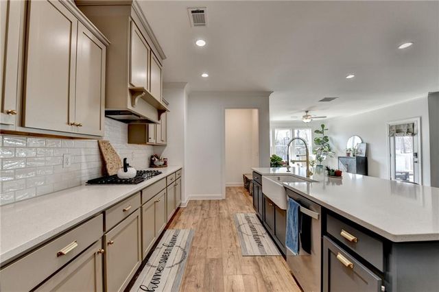 866 Champagne Lane, Hoschton, GA 30548