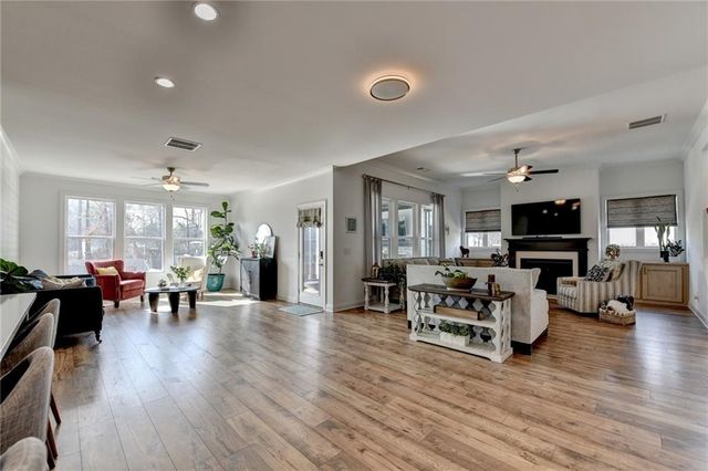 866 Champagne Lane, Hoschton, GA 30548