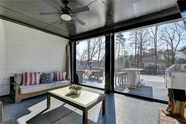 866 Champagne Lane, Hoschton, GA 30548