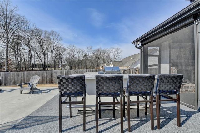 866 Champagne Lane, Hoschton, GA 30548