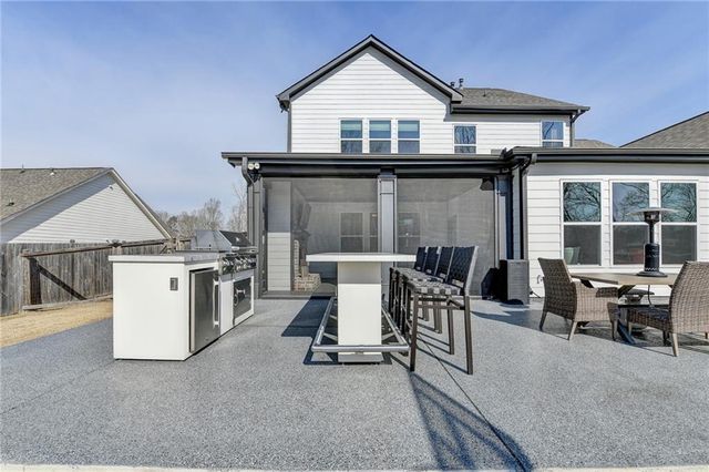 866 Champagne Lane, Hoschton, GA 30548