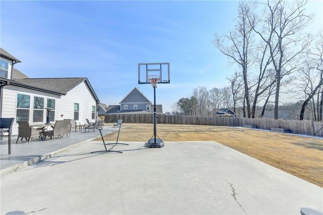 866 Champagne Lane, Hoschton, GA 30548