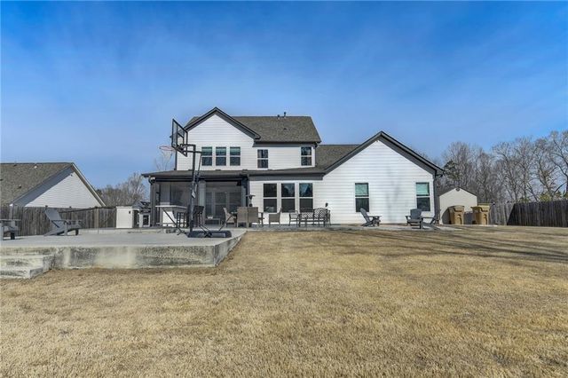 866 Champagne Lane, Hoschton, GA 30548