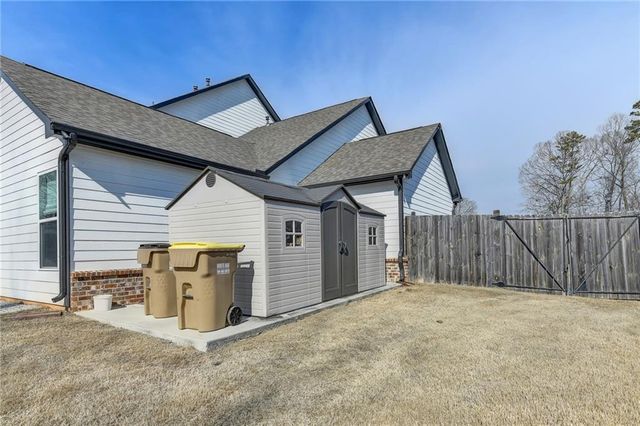 866 Champagne Lane, Hoschton, GA 30548