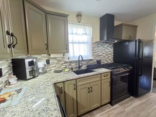 58 Lakewood Avenue, Keansburg, NJ 07734