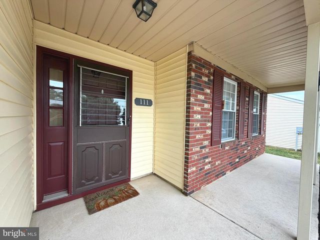 111 CARRIAGE HILL CT, Columbus, NJ 08022