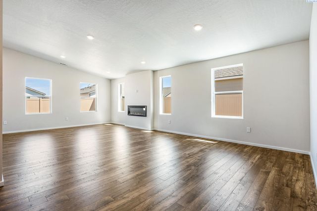 11332 Norfolk Dr, Pasco, WA 99301