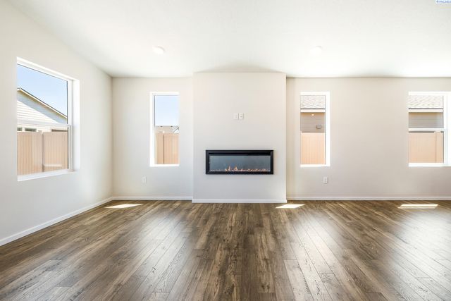 11332 Norfolk Dr, Pasco, WA 99301